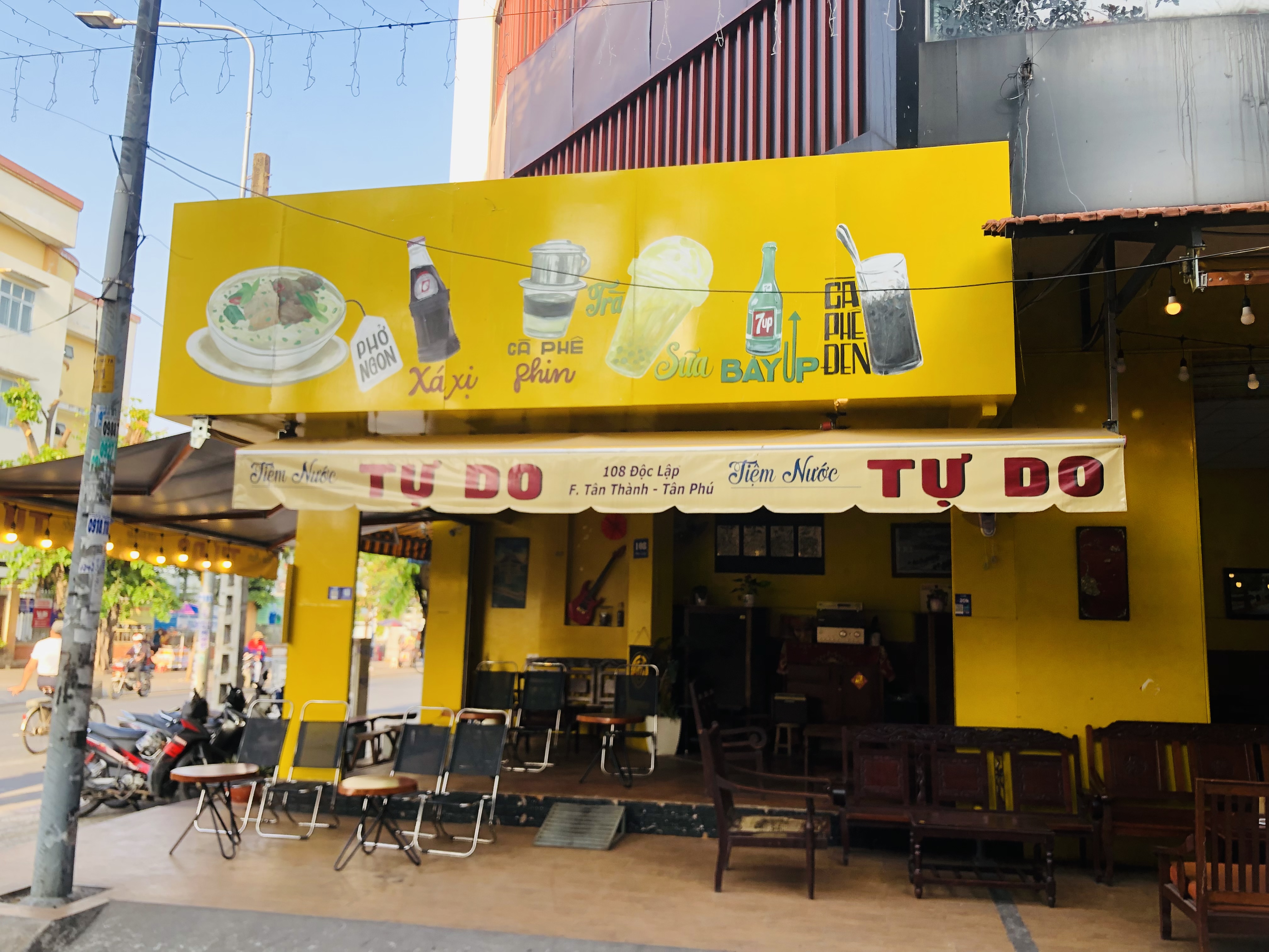 Tiệm Nước Tự Do - Độc Lập