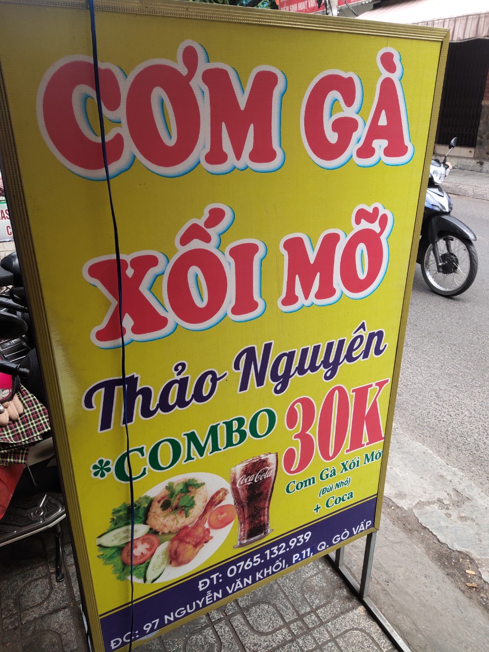 Thảo Nguyên Cơm Gà Xối Mỡ - Nguyễn Văn Khối