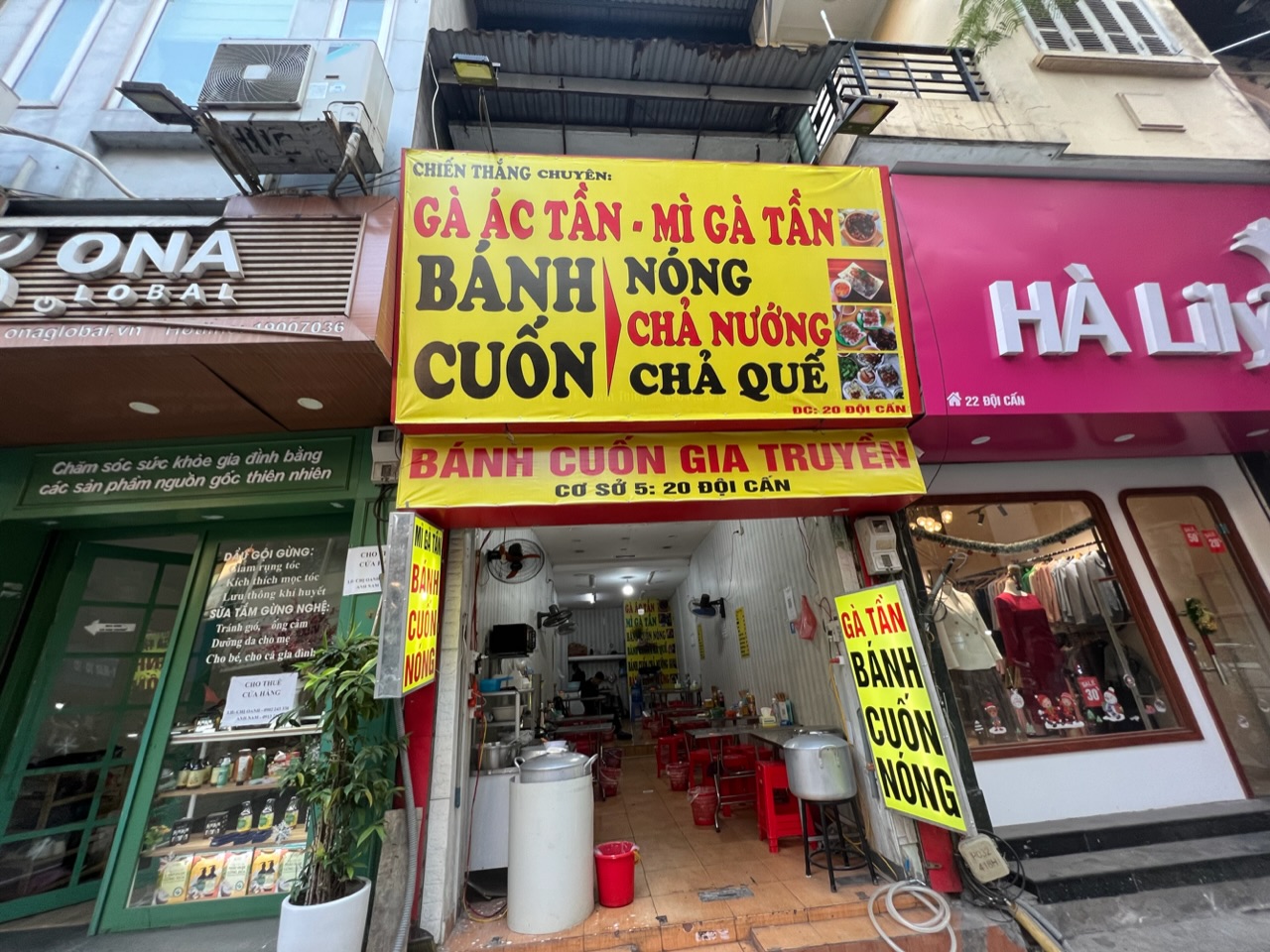 Chiến Thắng - Bánh Cuốn Nóng & Mỳ Gà Tần - Đội Cấn